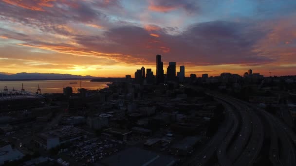 Wide Aerial Shot Downtown Seattle Skyline Overlooking Beautiful Sunset Puget — стокове відео