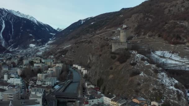 Luchtfoto Van Kasteel Btiaz Met Uitzicht Stad Martigny Zwitserland — Stockvideo