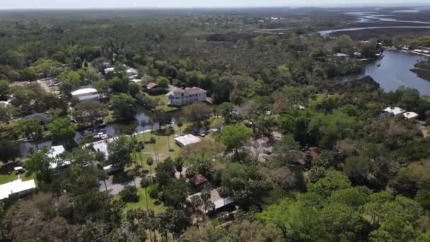 Weeki Wachee Florida Daki Mary Nin Balık Kampı Yakınlarındaki Evler — Stok video