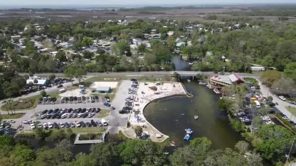 Perfect Aerial Gulf Coast Distance Roger Park Weeki Wachee Florida — ストック動画