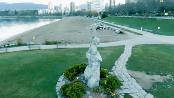 Vancouver Totem Der Englischen Bucht Bei Sonnenaufgang — Stockvideo