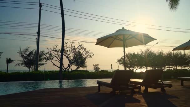 Umbrella Bed Pool Swimming Pool Ocean Sea Background Holiday Vacation — Vídeo de Stock