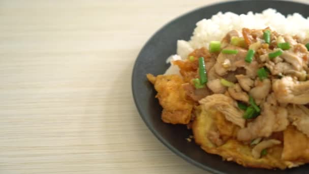 Porc Sauté Ail Oeuf Garni Riz Cuisine Asiatique — Video