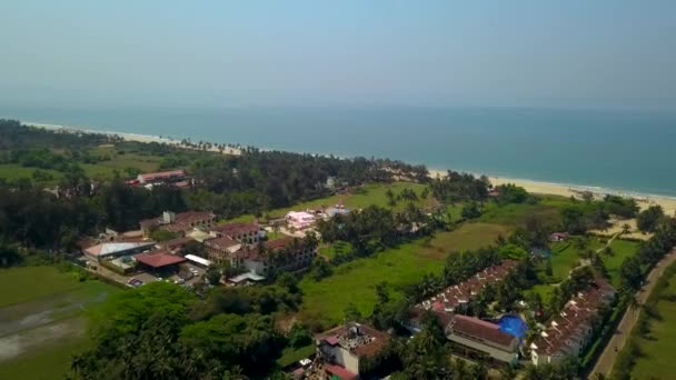 Drönare Fångar Kenilworth Resort Och Utorda Stranden Dagen South Goa — Stockvideo