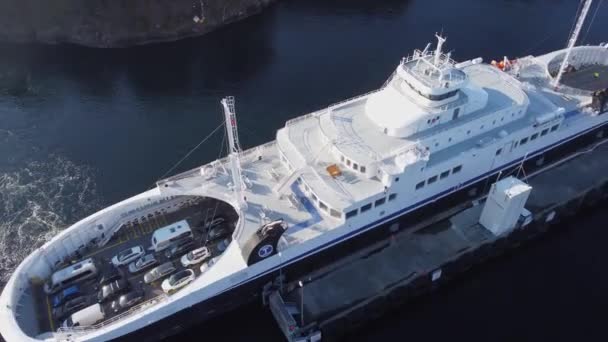 Torghatten Nord Ferry Flatoy Long Halhjem Quai Ferry Entièrement Chargé — Video