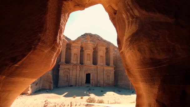 Canyon Petra Jordan Leading Lost City — Stok video