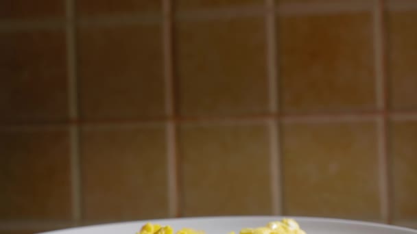 Smoking Hot Scrambled Eggs Plate Delicious Breakfast Eggs Breakfast — Stockvideo