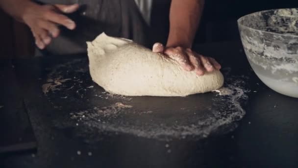Mano Chef Che Prepara Pasta Fresca Cottura Della Pasta Tavola — Video Stock