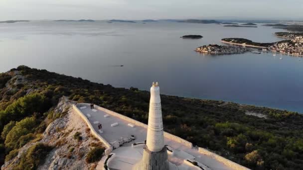 Aerial Orbit Our Lady Loreto Statue Primosten — Vídeos de Stock