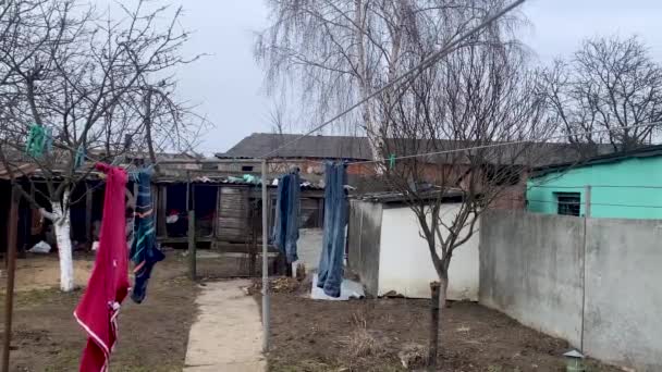 Clothes Left Drying Line Everyone Gone Ukrainian Countryside Due War — Vídeo de Stock