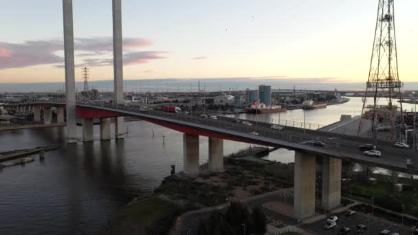 Car Traffic Bolte Bridge Melbourne Sunset Aerial Landscape — 비디오