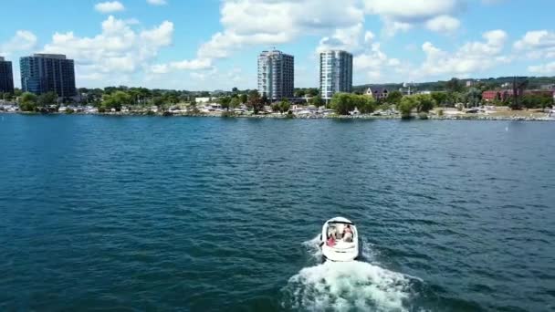 Speedboat Heading Marina Dock Beautiful Summer Day Clear Blue Water — Video