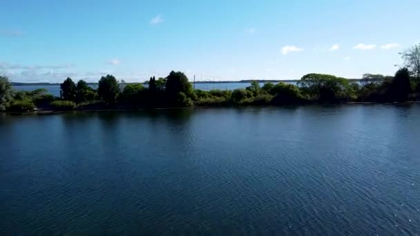 Flygdrönare Utsikt Över Sjön Orillia Ontario Kanada Waterfront Marina Motorbåtar — Stockvideo