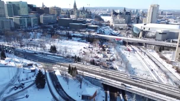 Forward Aerial Overview Wintertime Ottawa Trucker Protests — Stock videók
