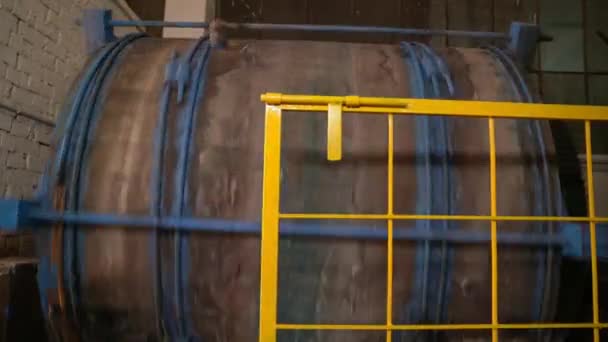 Industritørringsmaskine Tumbling Tørt Læder Produktion – Stock-video