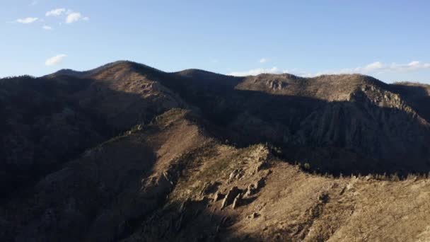Aerial Moving Rocky Desert Mountain Range Sunset Southwest Usa — Vídeo de stock