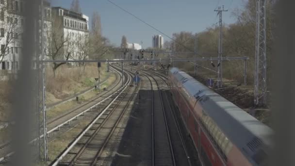 Train Arriving Station Berlin Germany — стоковое видео