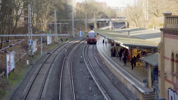 Train Arriving Station Berlin Germany — Vídeo de stock