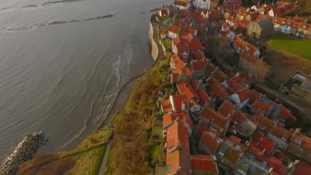 North York Moors Heritage Coast Robin Hoods Bay Luchtdrone Vlucht — Stockvideo