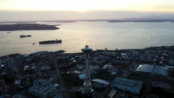 Aerial View Seattle Space Needle Overcast Day Wide Open Puget — Stockvideo