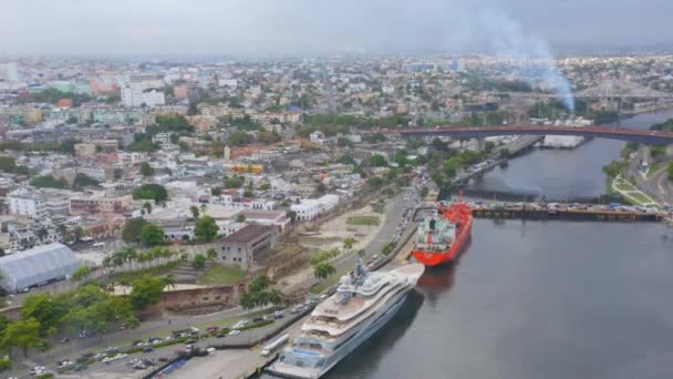 Iate Luxo Ancorado Porto Don Diego Margem Rio Ozama República — Vídeo de Stock