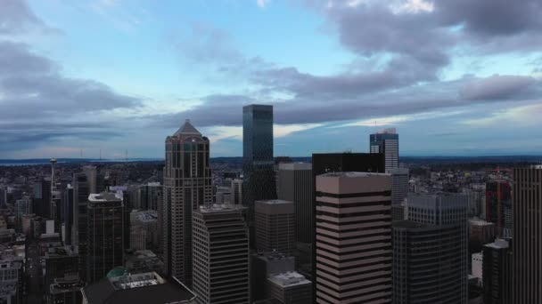 Drone Perspective Flying Seattle Numerous Skyscraper Apartment Buildings — Stock Video