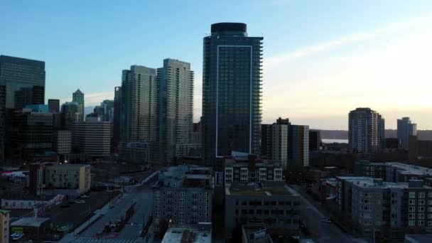 Steigende Luftaufnahme Von Eigentumswohnungen Seattle Washington — Stockvideo