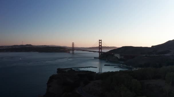 Panning Aerial Shot San Francisco Bay Golden Gate Bridge Golden — Stock videók