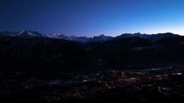 Atemberaubende Nachtsicht Auf Das Rhonetal Vom Skigebiet Crans Montana Wallis — Stockvideo