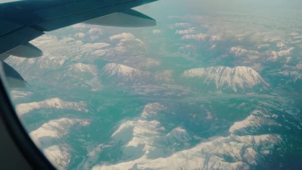 Samoloty Przelatujące Nad Pięknymi Alpami Austrii — Wideo stockowe
