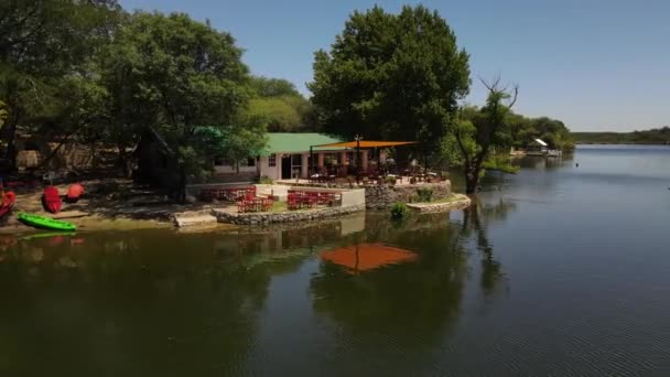 Empty Restaurant River Shores Cordoba Argentina Aerial Circling — стоковое видео