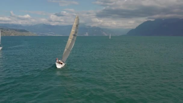 Inspiring Aerial Boat Sailing Vast Beautiful Lake Summer — Vídeos de Stock