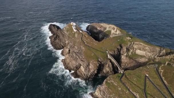 Drone Εναέρια Άποψη Της Χερσονήσου Mizen Head Νότια Ιρλανδία Γέφυρα — Αρχείο Βίντεο