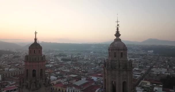 Drone Flies Morelia Michoacan Mexico Sunrise Drone Follows Birds Fly — Stockvideo