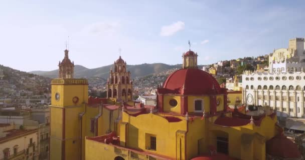 Guanajuato Cathedral Sunset Shot Drone Panning Cathedral Reveal City Hills — Stockvideo