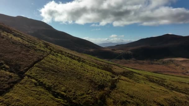 Slieve Mish Mountains Kerry Ireland March 2022 Drone Pushes South — 비디오