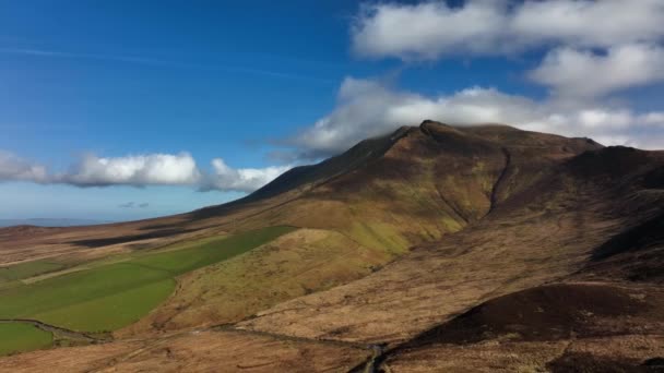 Slieve Mish Mountains Kerry Irsko Březen2022 Drone Stopy Západně Nad — Stock video