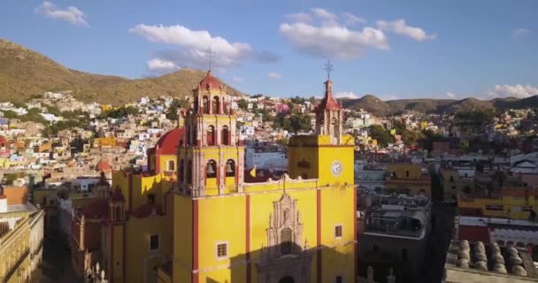 Guanajuato Cathedral Sunset Shot Drone Flying Cathedral Spires — ストック動画