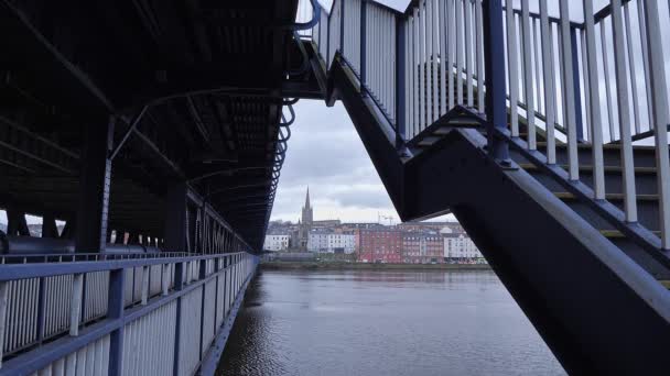 Derry Londonderry City Noord Ierland Beroemde Dubbeldekker Craigavon Bridge Met — Stockvideo