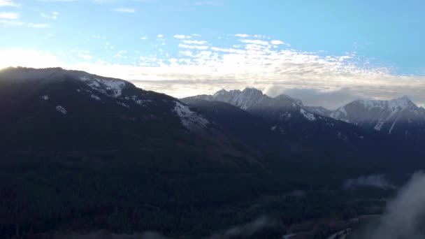 Wide Establishing Shot Cascade Mountains Washington — Stockvideo