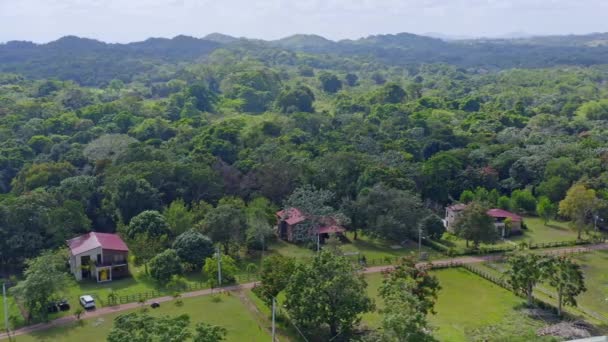 Житловий Будинок Оточений Буйною Рослинністю Баягуані Коматілло Домініканській Республіці Повітряний — стокове відео