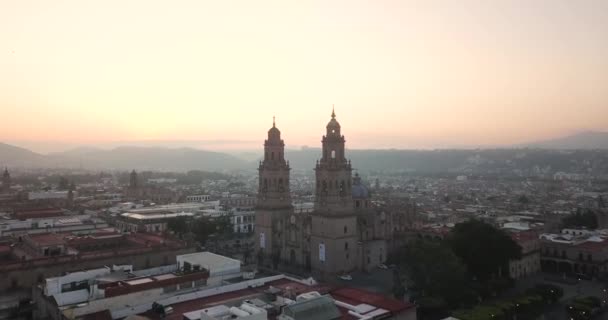 Drone Vliegt Morelia Michoacan Mexico Bij Zonsopgang Drone Vliegt Door — Stockvideo
