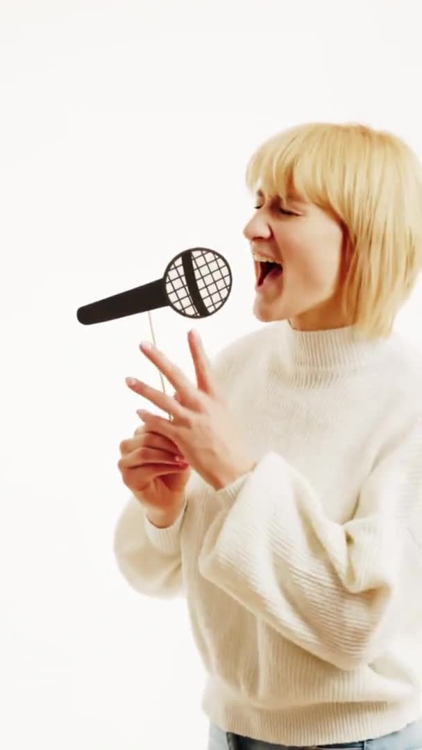 Person Singing Paper Microphone Singer Holding Fake Mic Stick Vertical — Wideo stockowe