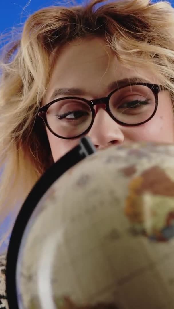 Vertical Close Teenage Caucasian Girl Hipster Glassess Looking Globe Travel — Wideo stockowe