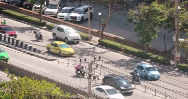 Automobiles Viaggiare Lungo Ratchada Road Bangkok Thailandia Zoom Angolo Alto — Video Stock