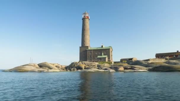 View Sea Old Historic Lighthouse Bengtskar Finnish Archipelago Calm Day — Stock video