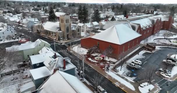 American Town Usa Flag School Church Buildings Homes Aerial Establishing — стоковое видео