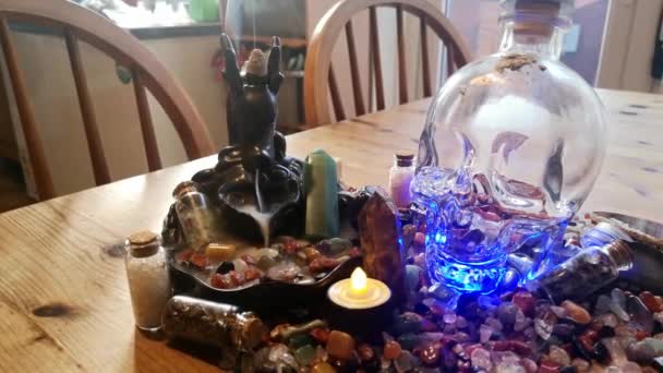 Collection Colourful Healing Crystals Mysterious Spiritual Skull Wooden Kitchen Table — Vídeo de Stock
