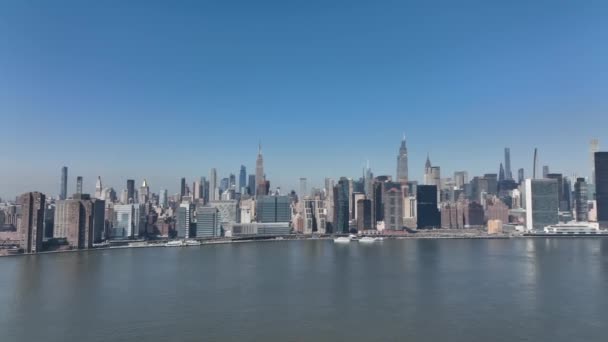 High Angle Aerial View Eastside Manhattan Long Island City Sunny — Vídeo de Stock