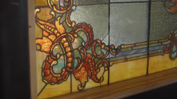 Close Bottom Corner Stained Glass Window 1900S Mansion — Vídeos de Stock